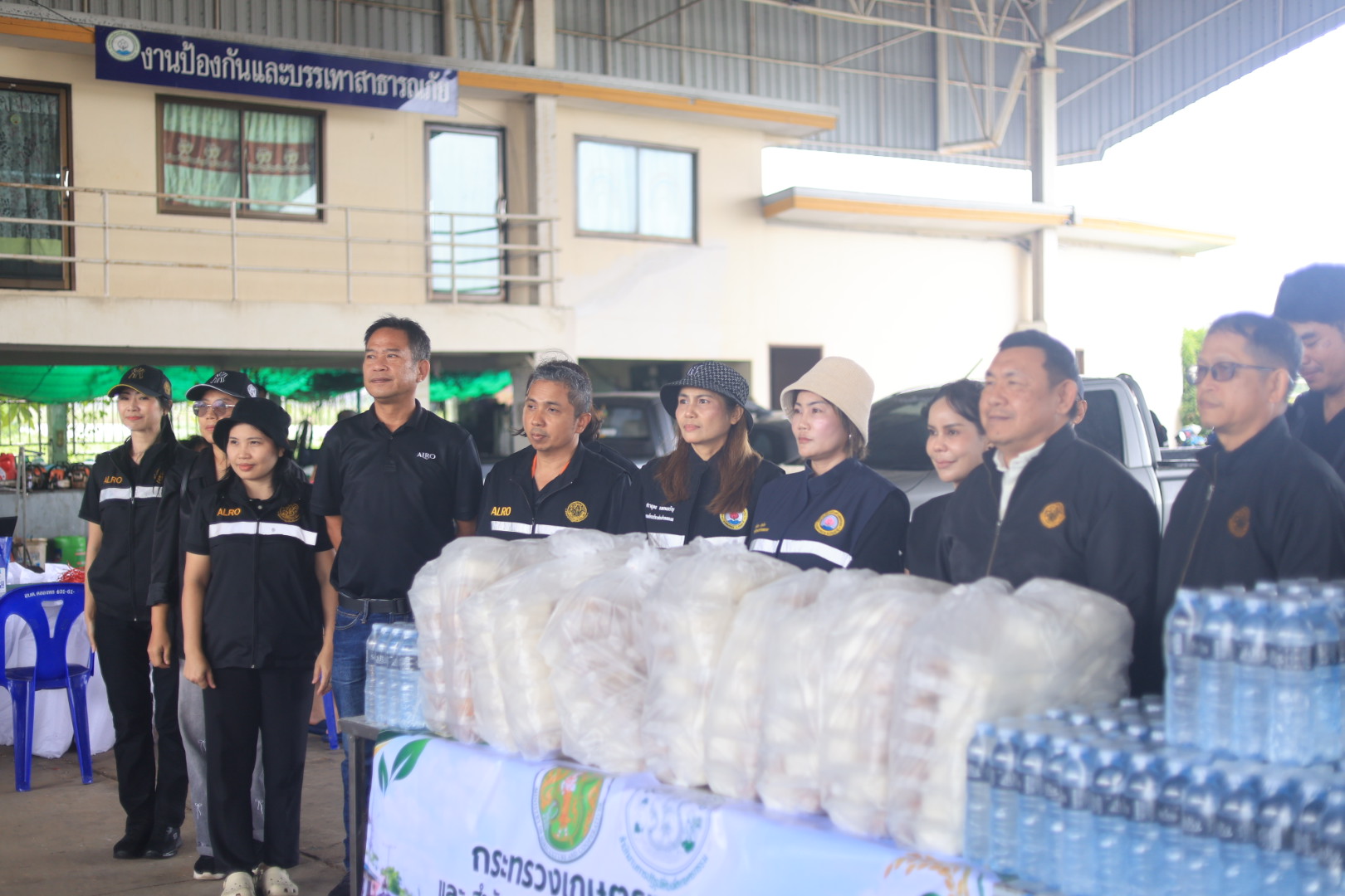 title - ส.ป.ก. ลงพื้นที่ช่วยเหลือเกษตรกรและประชาชนผู้ประสบอุทกภัย อ.คลองหลวง จ.ปทุมธานี